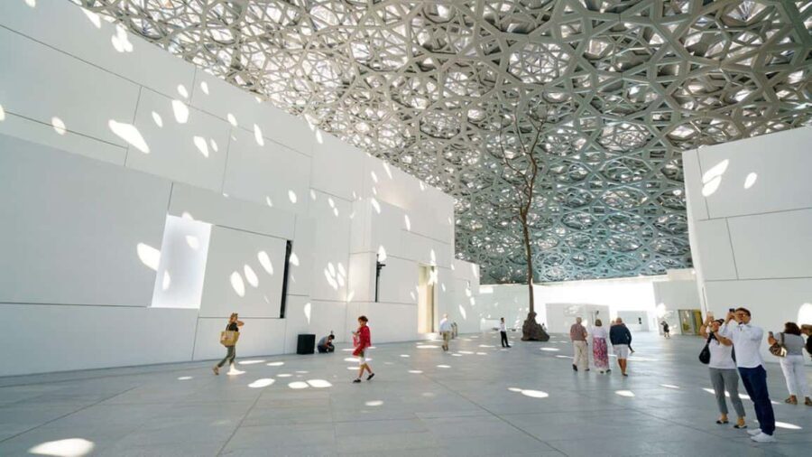 From Dubai: Abu Dhabi Grand Mosque Visit & Theme Park Option - What This Tour Offers: A Closer Look