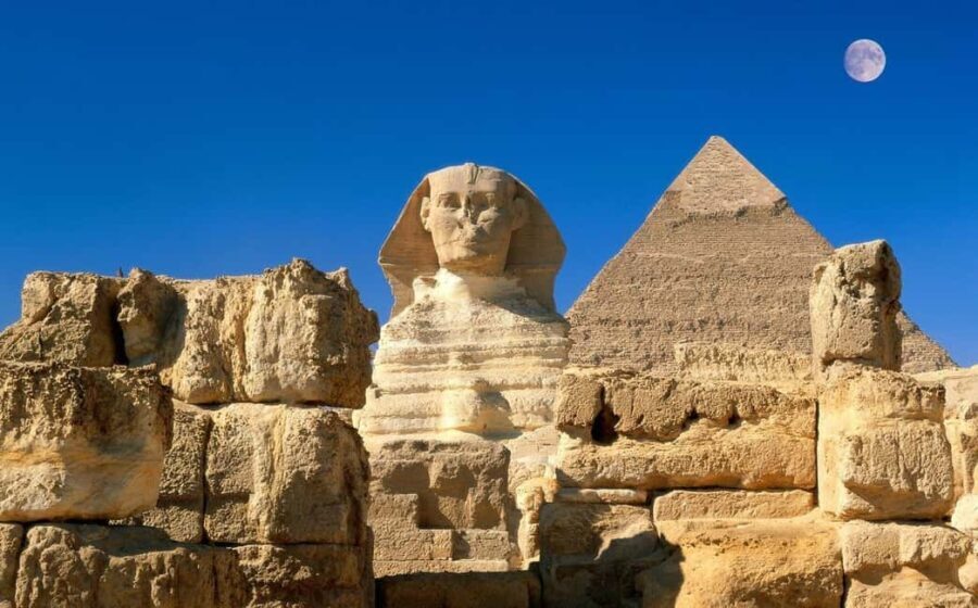From Hurghada: Pyramids and Egyptian Museum Tour & Boat Ride - Exploring the Pyramids of Giza