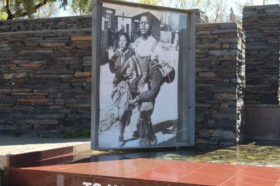 From Johannesburg: Pretoria, Soweto & Apartheid Museum Tour - Exploring the Tour’s Highlights