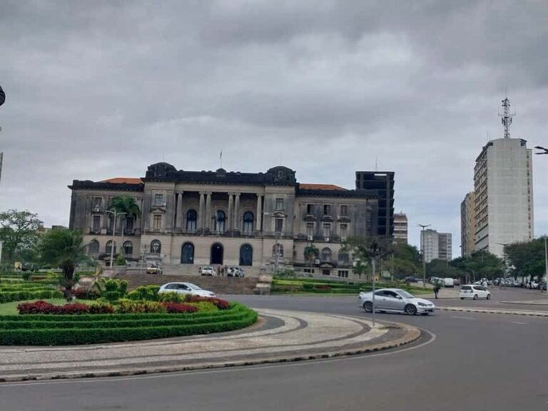 From Malelane: Mozambique Day Tour - Scenic Drive Along the Marginal and Waterfront Views