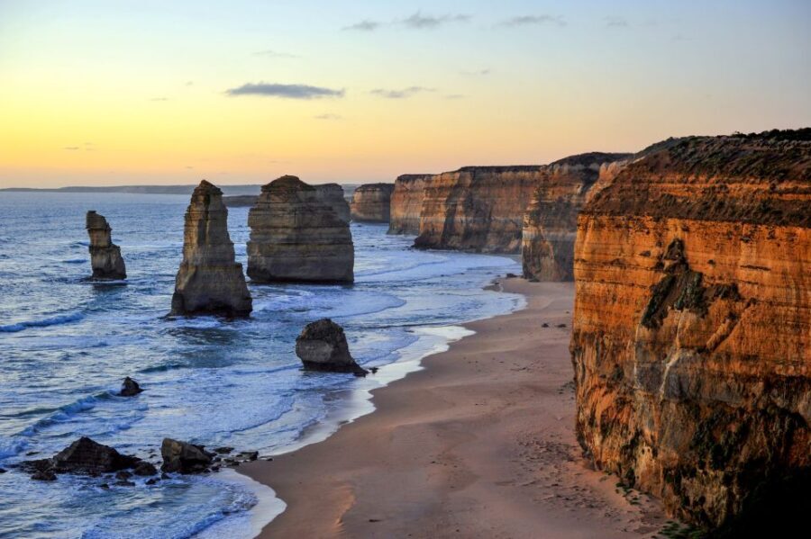 From Melbourne: Great Ocean Road, 12 Apostles, Wildlife Tour - The Unique Pole House and the Great Ocean Road Sign