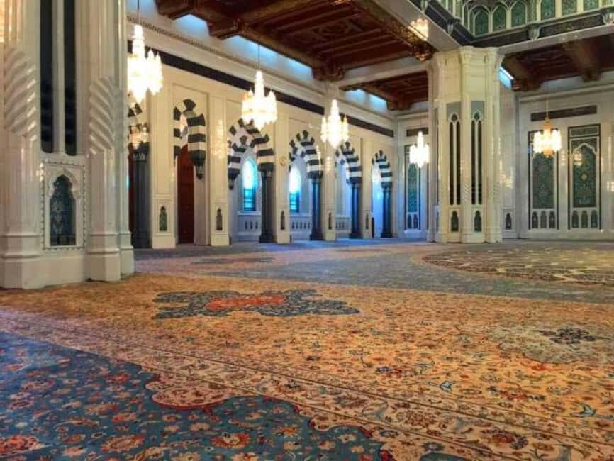 From Muscat: Grand Mosque-Wadi Shab-Fins Beach and Sinkhole - Key Points