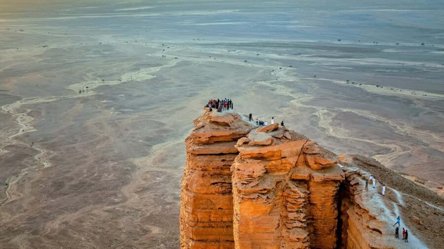 From Riyadh: Edge of the World Private Tour with Lunch - The Value of the Tour