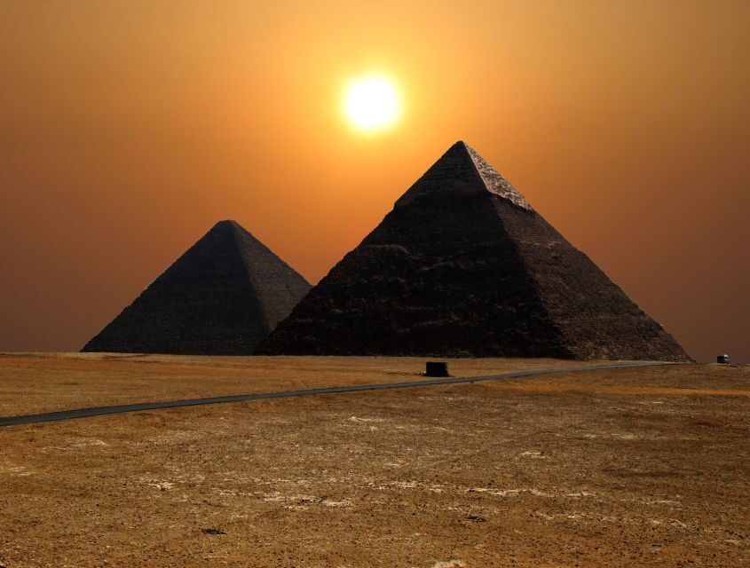 Giza Pyramids and Egyptian Museum - Visiting the Pyramids: What to Expect