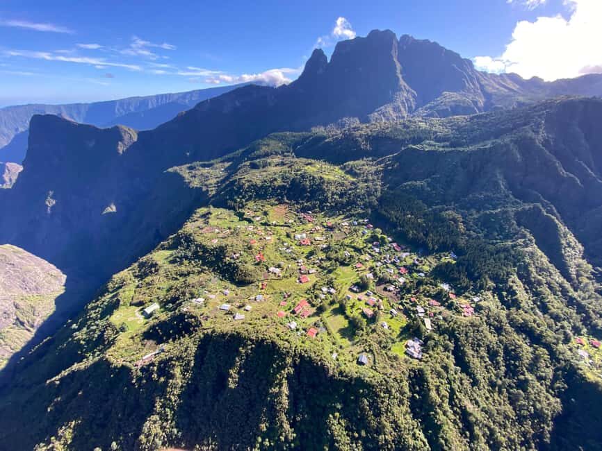 Helicopter flight over the waterfalls and basins of Reunion Island with lunch - The Value of This Tour