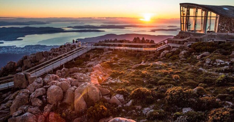 Hobart Highlights Day Tour - Richmond: A Step Back in Time