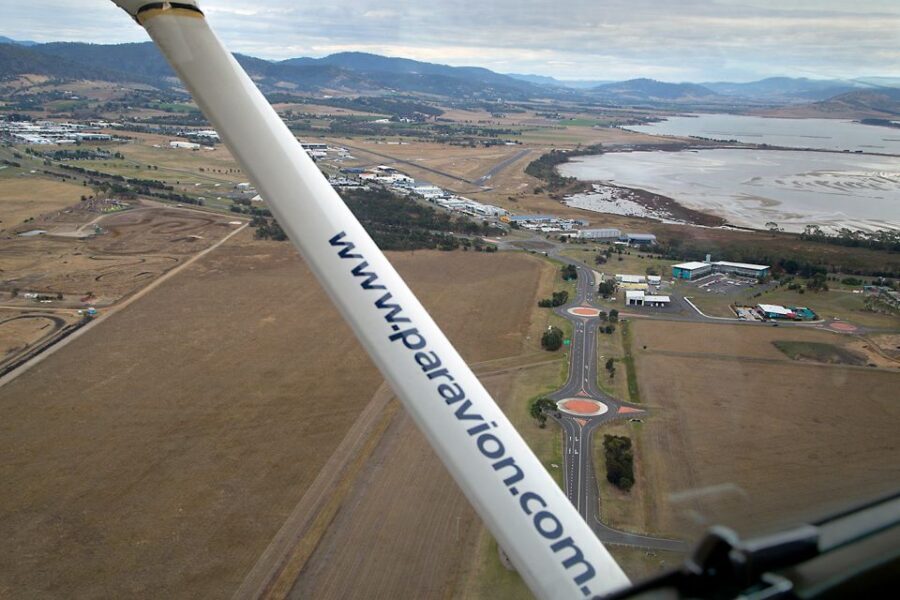 Hobart: Introductory Flying Lesson - A Detailed Look at the Hobart Flying Lesson
