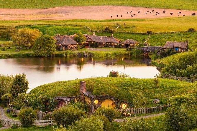 Hobbiton Movie Set Tour with lunch from Auckland - Exploring Hobbiton: A Masterpiece of Film Set Design