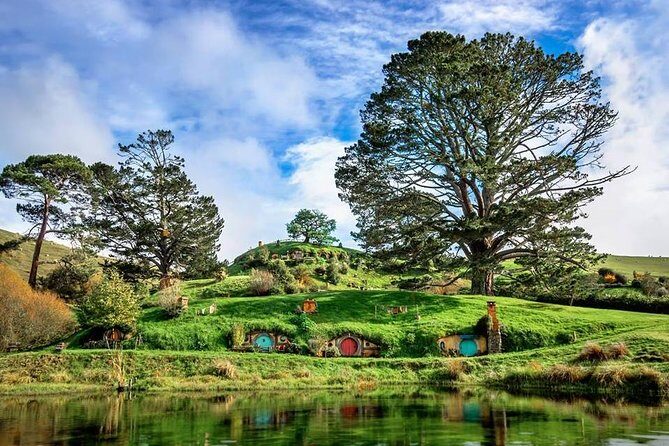 Hobbiton Movie set & Waitomo Caves Small Group Tour From Auckland - Authentic Experiences and Honest Feedback