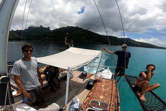 Introduction to sailing and discovering the lagoon - The Itinerary: Exploring Significant Lagoon Spots