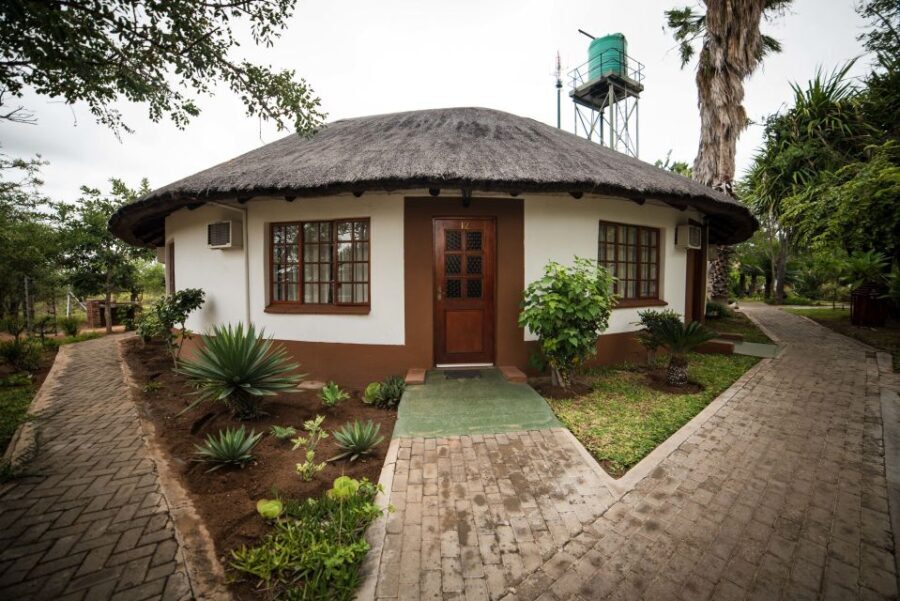 Johannesburg: 3-Day Classic Kruger National Park Safari Tour - Accommodation and Included Amenities
