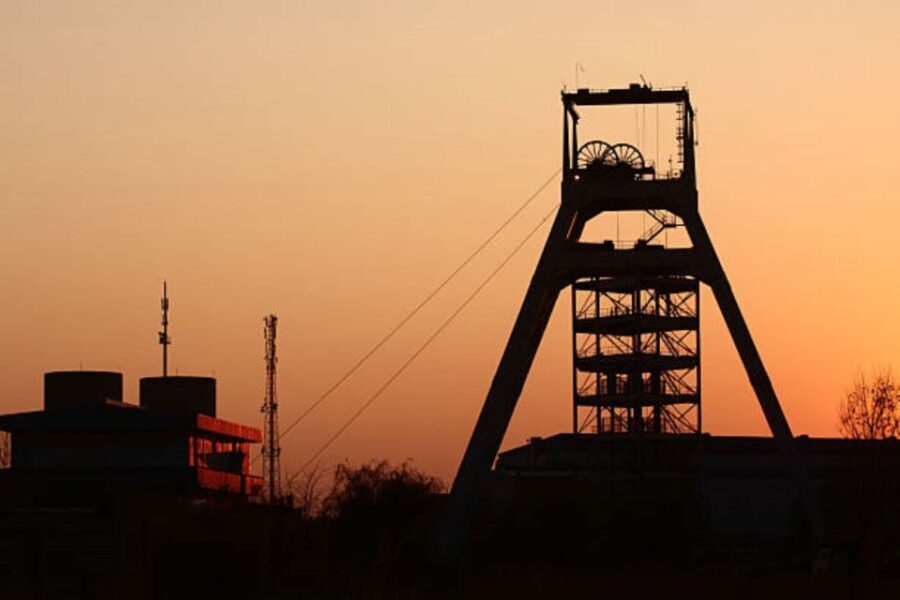Johannesburg: Full-Day Tour with Gold Reef City Theme Park - Detailed Breakdown of the Tour