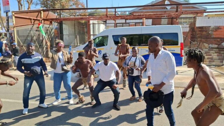 Johannesburg: Soweto, Dinokeng Culture and Wildlife Day Trip - Transition to Dinokeng: From Urban Roots to Wild Encounters