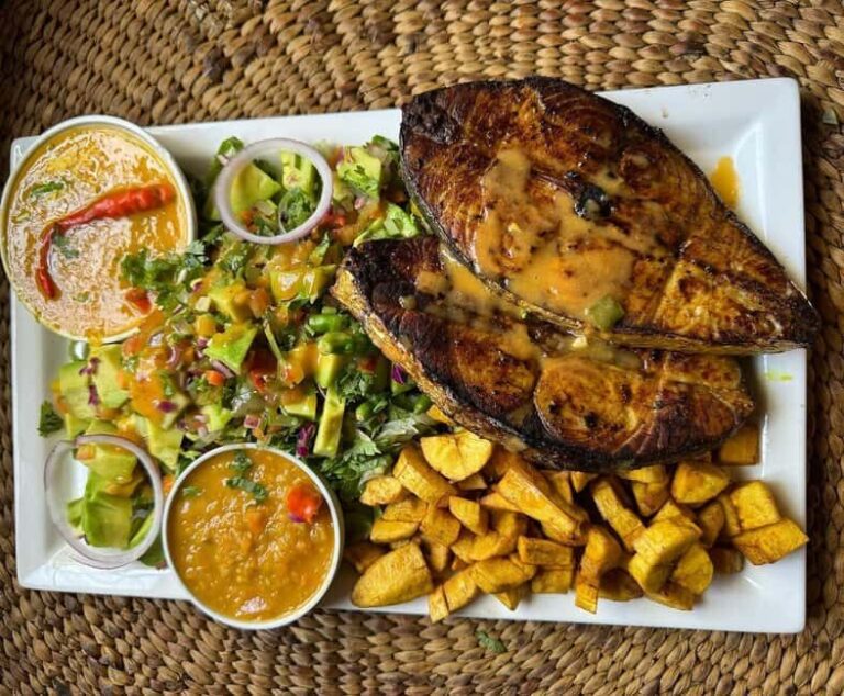 Jozani Forest Tour with Lunch Break, Kuza Cave , The Rock - Starting with the Spice Garden: Aromas and Organic Flavors