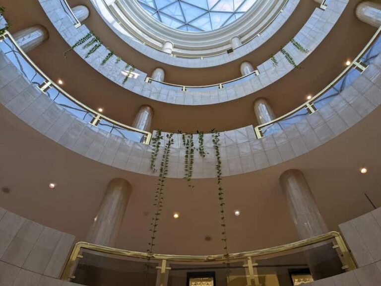 King Fahad Library. Architectural Icon & Cultural Treasure - Who Would Love This Experience?