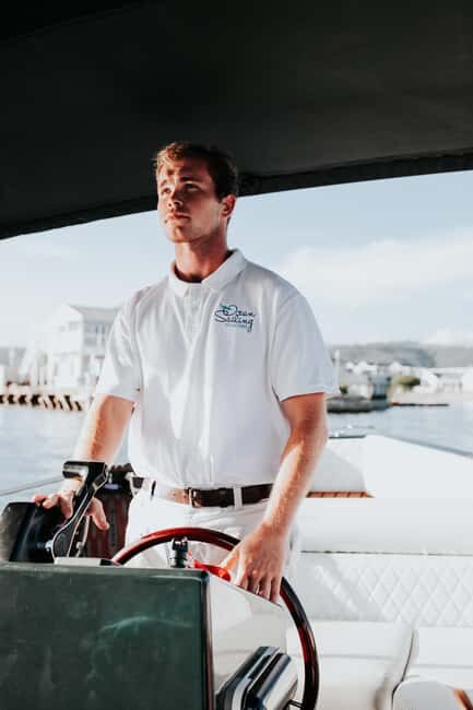 Knysna: Scenic Cruise Aboard a Luxury Lounge Cruiser - FAQ
