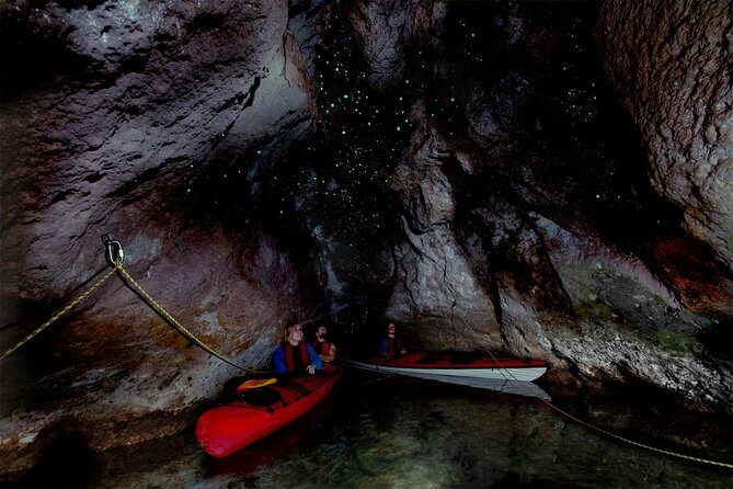Lake Rotoiti Evening Kayak Tour including Hot Springs, Glowworm Caves and BBQ Dinner - What Makes This Tour Stand Out?