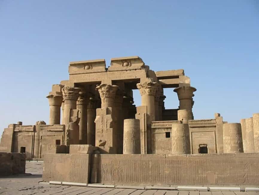 Luxor Day Tour Visit Edfu and Kom Ombo With Transfers - The Transport and Guide Experience: What Sets This Tour Apart
