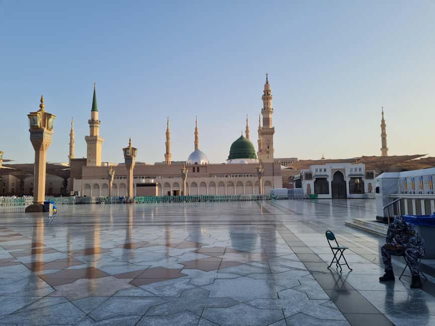 Madina: Guided Tour of the City's Historical Sights - Experience Highlights from Reviews