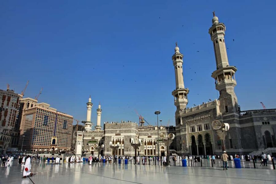 Makkah: Holy Sites and Local Family Experience Tour - The Itinerary: What to Expect