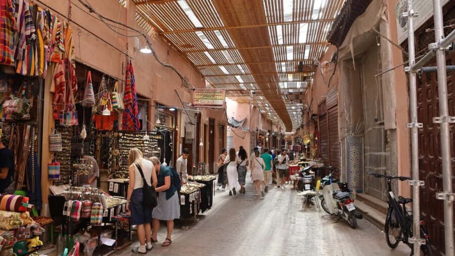 Marrakech: Exotic Medina & Vibrant Djemaa El Fna Night Tour - The Market at Night: Colors, Aromas, and Local Life