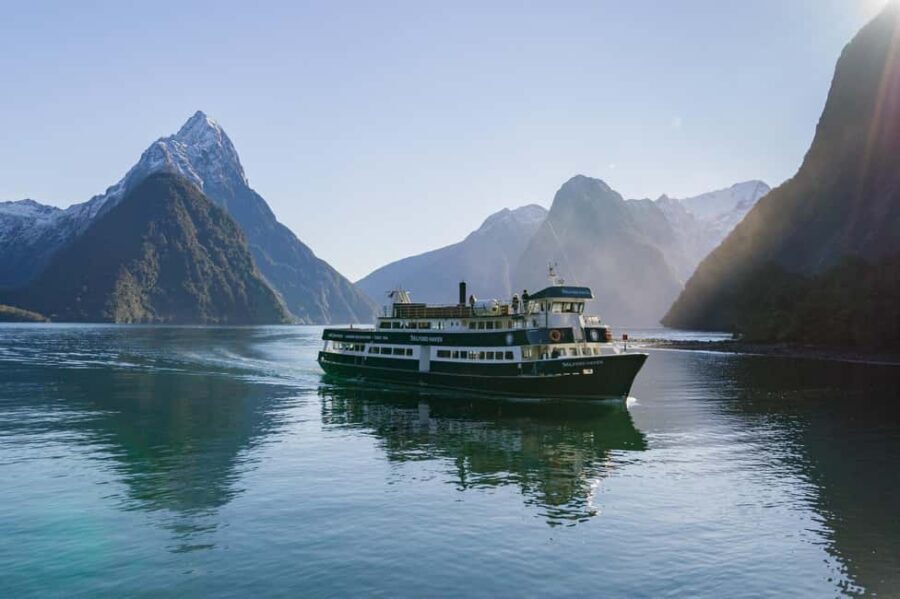 Milford Sound: 2-Hour Wildlife & Nature Cruise - An In-Depth Look at the Milford Sound Experience