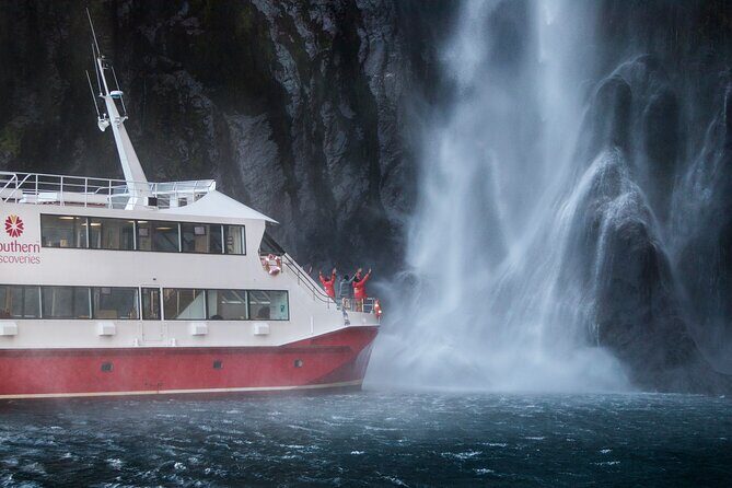 Milford Sound Nature Cruise with Southern Discoveries - A Deep Dive into the Milford Sound Experience