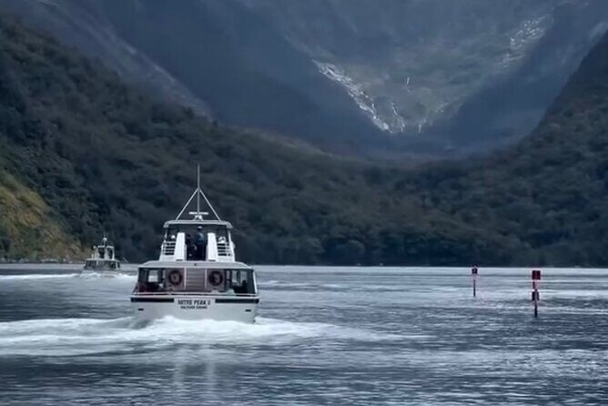 Milford Sound Private Day Trip from Queenstown via Te Anau - Exploring Fiordland National Park (Te Wahipounamu)