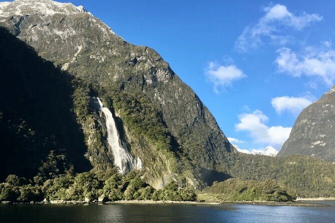 Milford Sound Tour from Queenstown with Scenic Cruise - Why This Tour Offers Great Value
