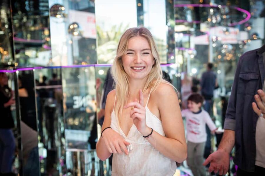 Mirror Bar - Why It’s a Great Choice for Certain Travelers