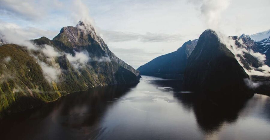 Mitre Peak | Helicopter Flight | Milford Helicopters - What to Expect on the Flight