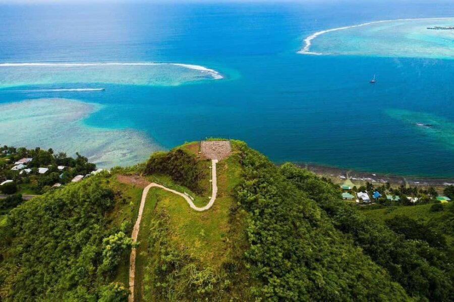 Moorea Cruise Ships 4x4, Belvedere Magic mount PRIVATE Tours - Exploring the Belvedere Lookout and Pineapple Fields