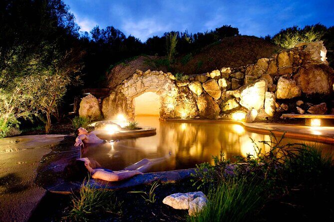 Mornington Peninsula Wine Tasting and Twilight Bathing Tour - What travelers should know