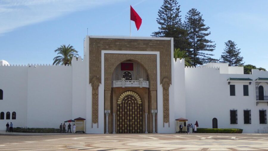 Morocco Day Trip with Tour Guide and Lunch from Algeciras - Exploring Tetouan: A Walk Through History