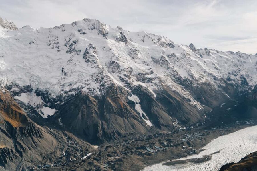 Mount Cook: Helicopter Flight with Alpine Landing - The Scenery and Photo Opportunities