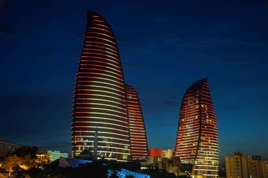 Night Lights of Baku: Guided Tour - Transport and Group Dynamics