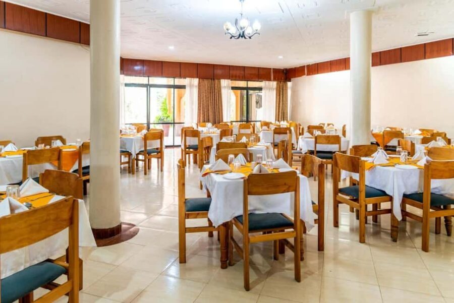 Nightlife in Nairobi & Safari Park Dinner - Discovering the Nightlife in Nairobi with a Safari Park Dinner