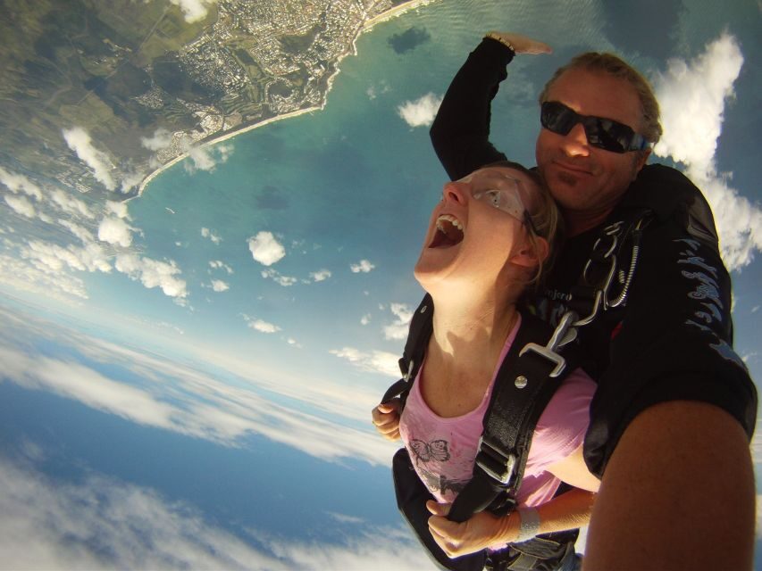 Noosa: Tandem Skydive Experience - What’s Included and What’s Not?