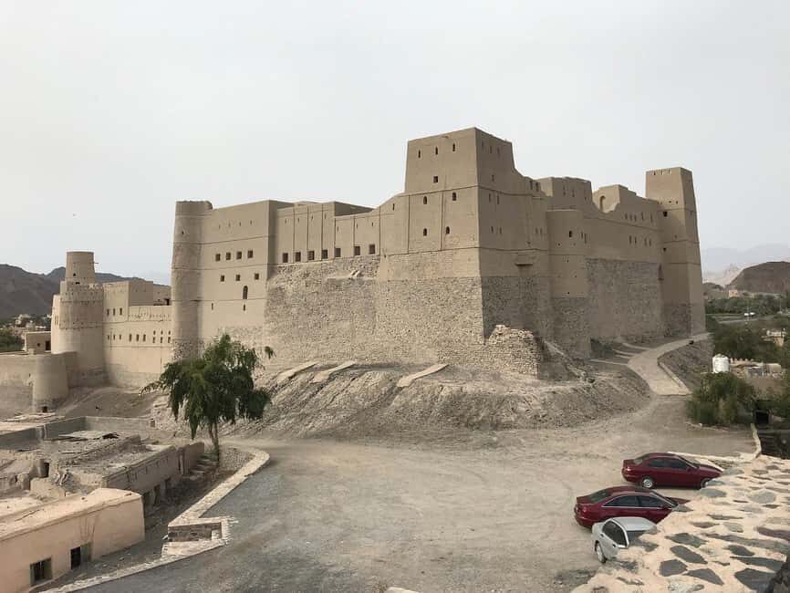 Oman: 5-Day Adventure Tour with Forts, Souqs & Mountains - What Makes This Tour Stand Out