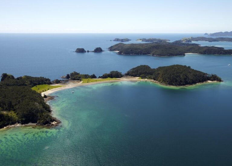 Paihia/Russell: Hole in the Rock Cruise with 2 Island Stops - Exploring the Itinerary: What Makes This Tour Special