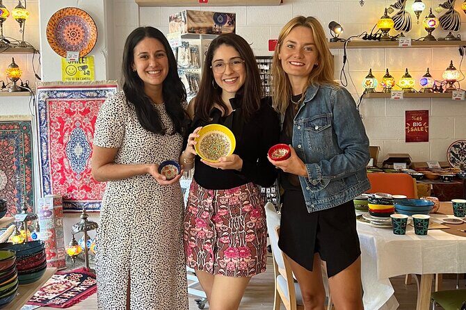 Paint and Sip Classes Brisbane: Ceramic Plates & Bowls - The Art and the Atmosphere