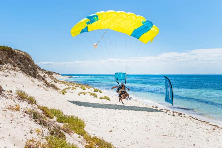 Perth: Rottnest Island Skydive and Ferry Package - The Guides and the Safety Net