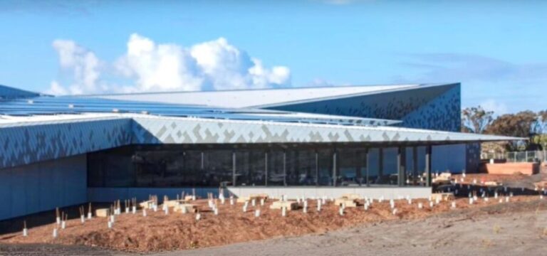 Phillip Island Driving Tour with an APP - The Penguin Parade and Marine Exploration