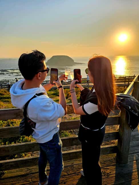 Phillip Island: Wine, Wildlife & Penguins with Gourmet Feast - Authentic Experiences and Customer Insights