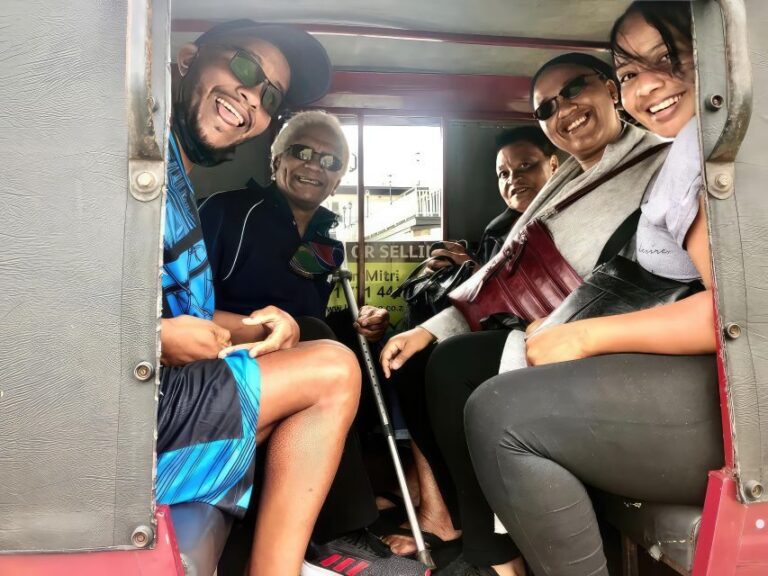 Port Elizabeth tuk-tuk tour, experience the natural beauty. - The scenic beachfront drive
