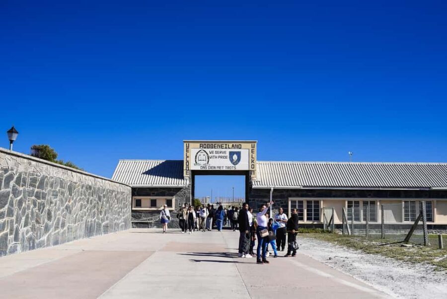 Pre-Booked: Robben Island, Bo-kaap & Table Mountain Tour - Whats Included & Excluded