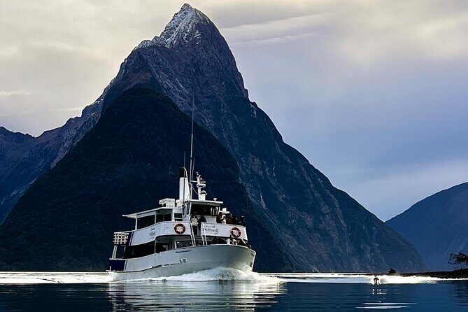 Premium Milford Sound Tour Including Cruise, Flight & Lunch - How the Experience Comes Together