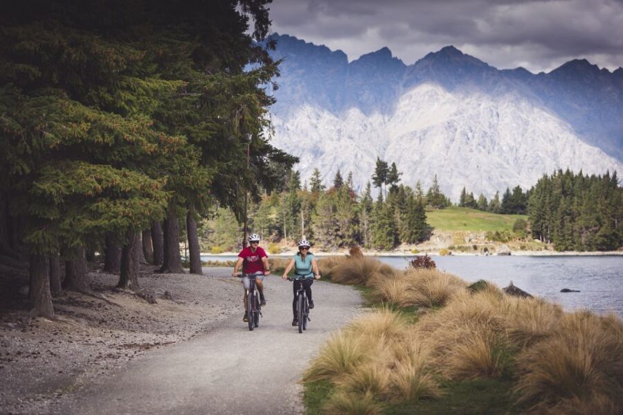 Queenstown: E-bike Hire on the Queenstown Trail - Who Would Love This Experience?