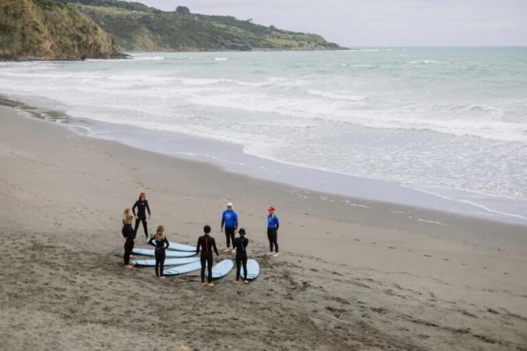 Raglan: 2 Day Surf Lesson & Rental Package - The Experience of Surfing at Ngarunui Beach