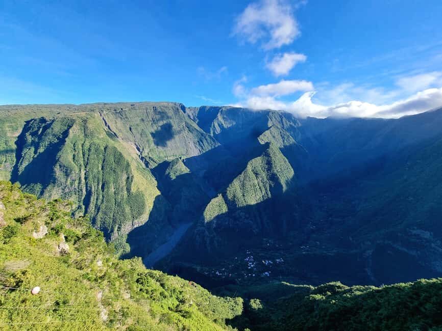 Reunion Island : Guided tour to the Volcano with lunch - A Closer Look at the Experience